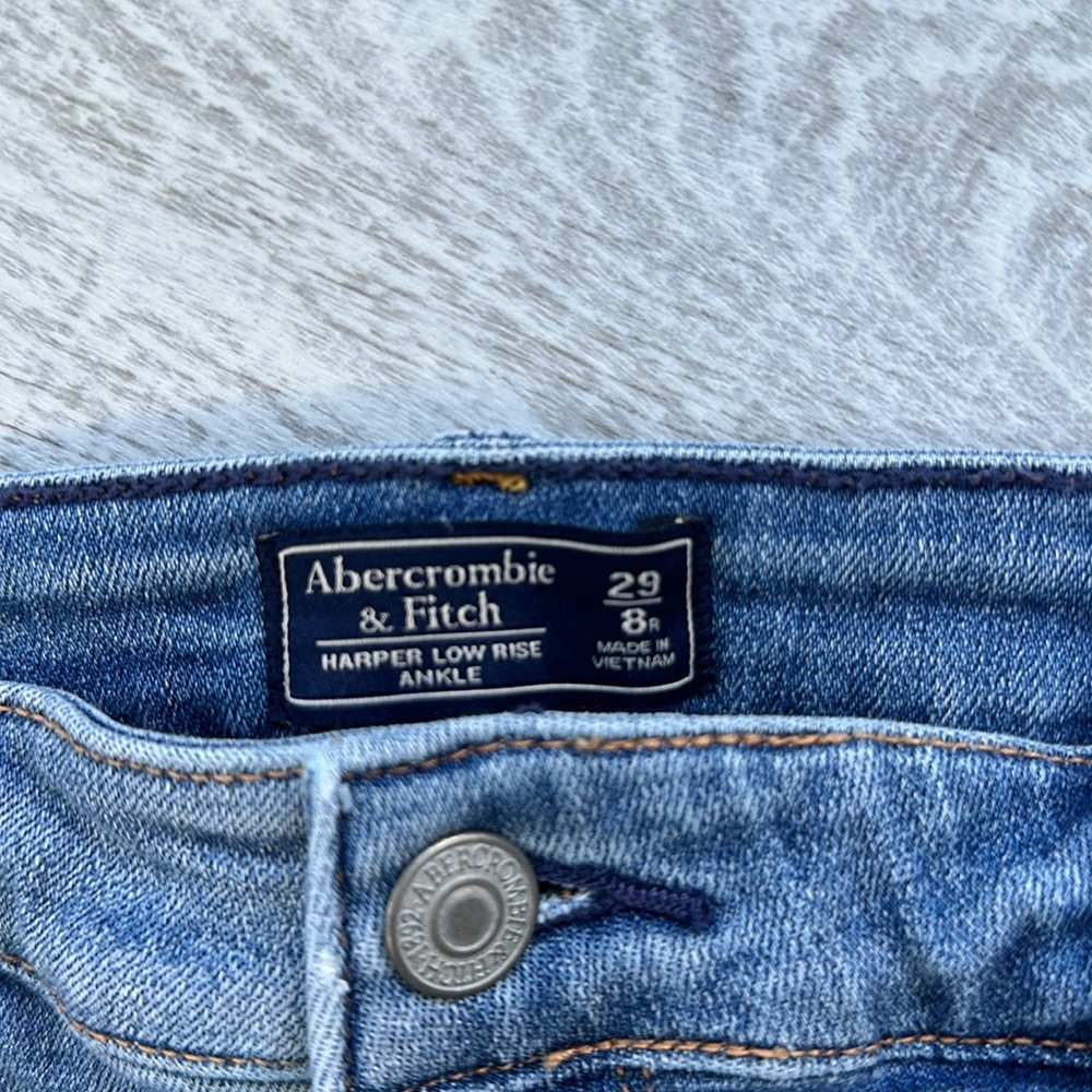 Abercrombie & Fitch Women's Skinny Jeans - Light Blue Distressed - Picture 2 of 6